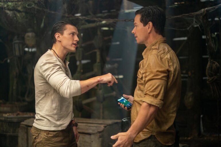 Nate (Tom Holland) e Sully (Mark Wahlberg) em Uncharted